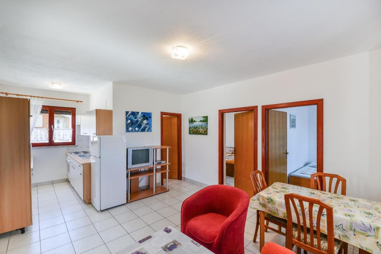 Apartments Gogoljak Vir Exterior photo
