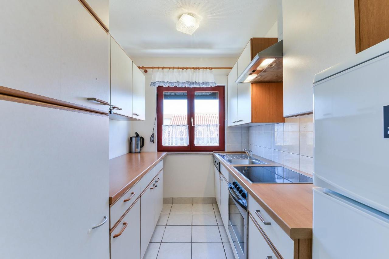 Apartments Gogoljak Vir Exterior photo