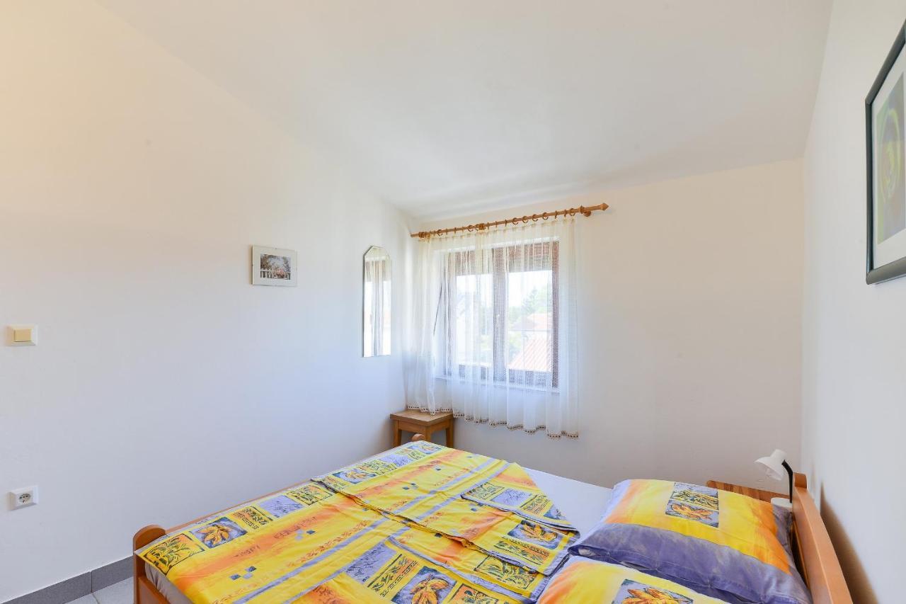 Apartments Gogoljak Vir Exterior photo