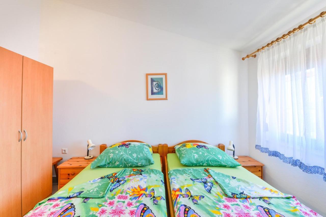 Apartments Gogoljak Vir Exterior photo