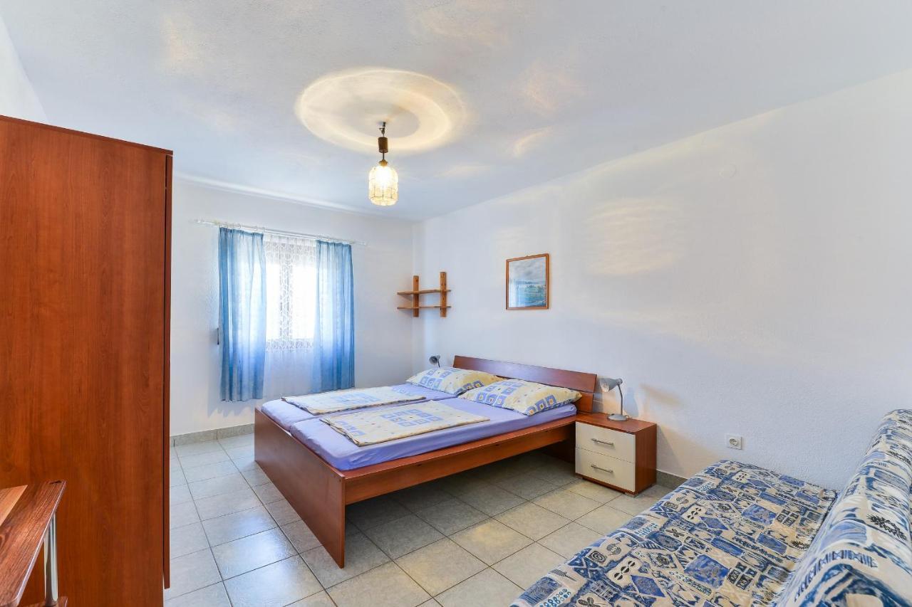 Apartments Gogoljak Vir Exterior photo