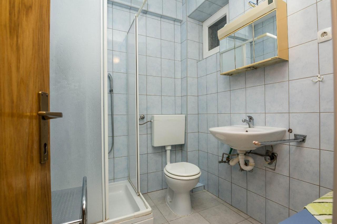 Apartments Gogoljak Vir Exterior photo